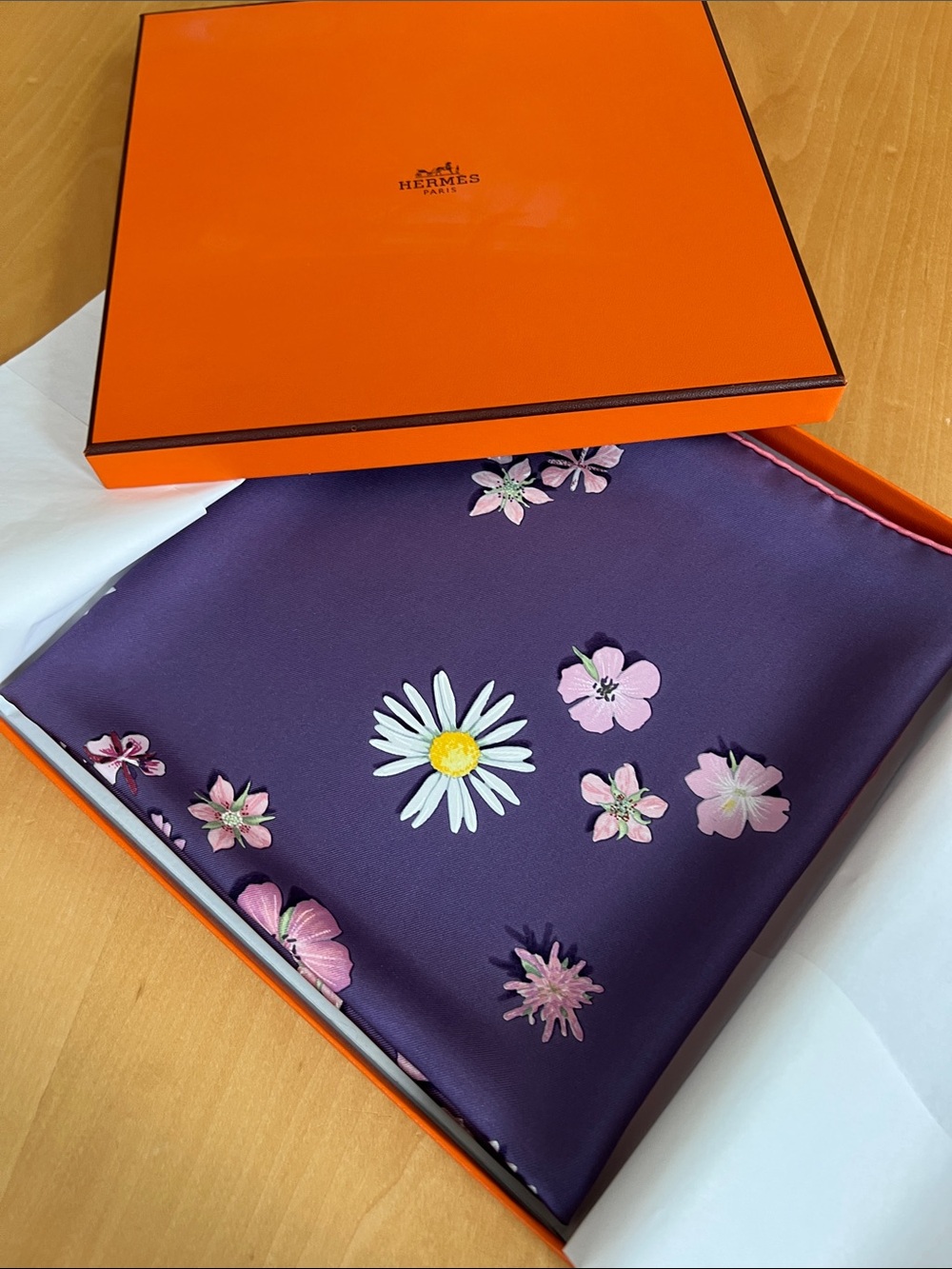 Hermes Purple Silk Scarf Flower Power 90 cm - BNIB - Picture 2 of 5